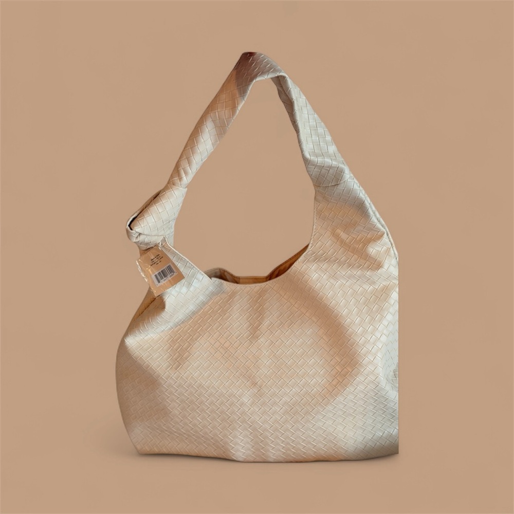 Elegant Cream Woven Shoulder Bag